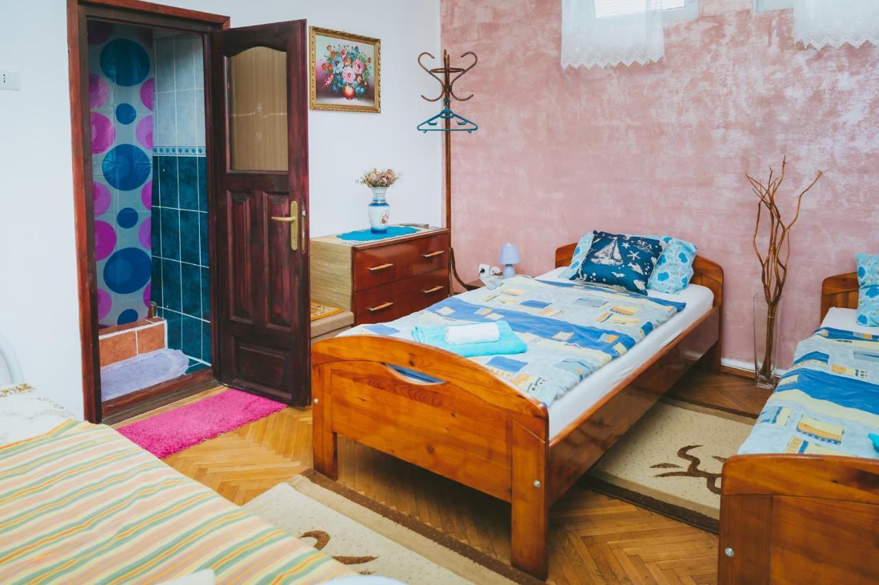 Casa Vinco Vici Hotel Turda Bagian luar foto