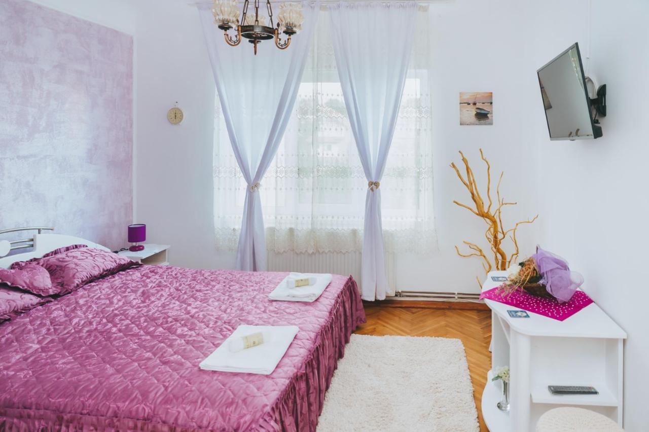 Casa Vinco Vici Hotel Turda Bagian luar foto
