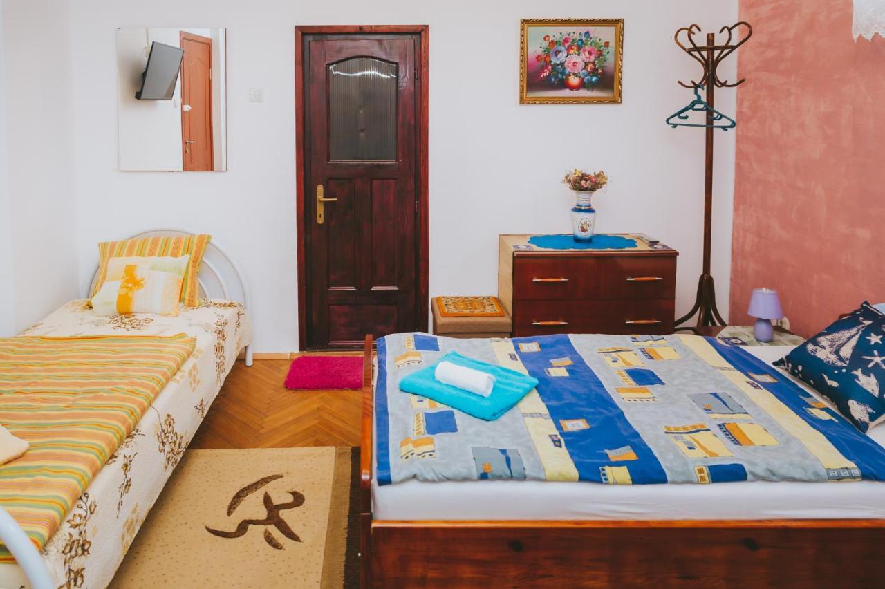 Casa Vinco Vici Hotel Turda Bagian luar foto