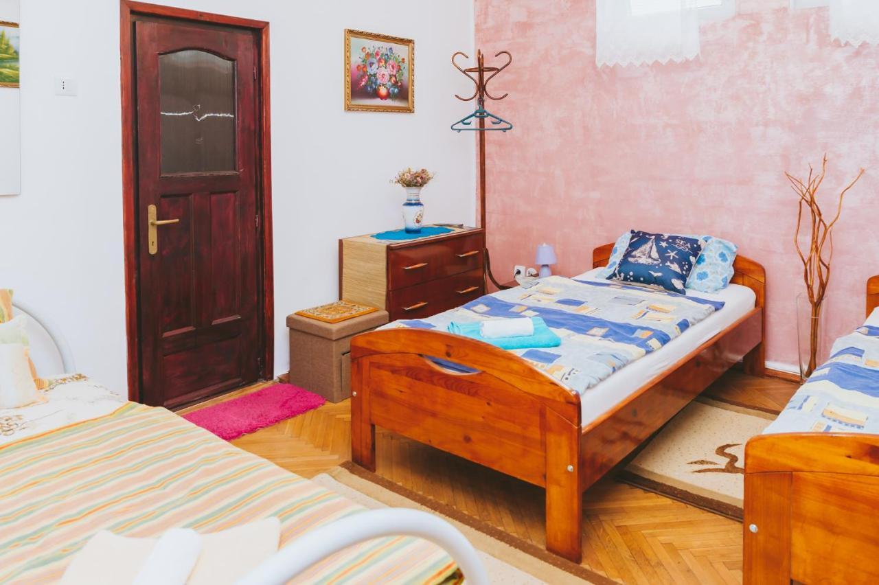 Casa Vinco Vici Hotel Turda Bagian luar foto