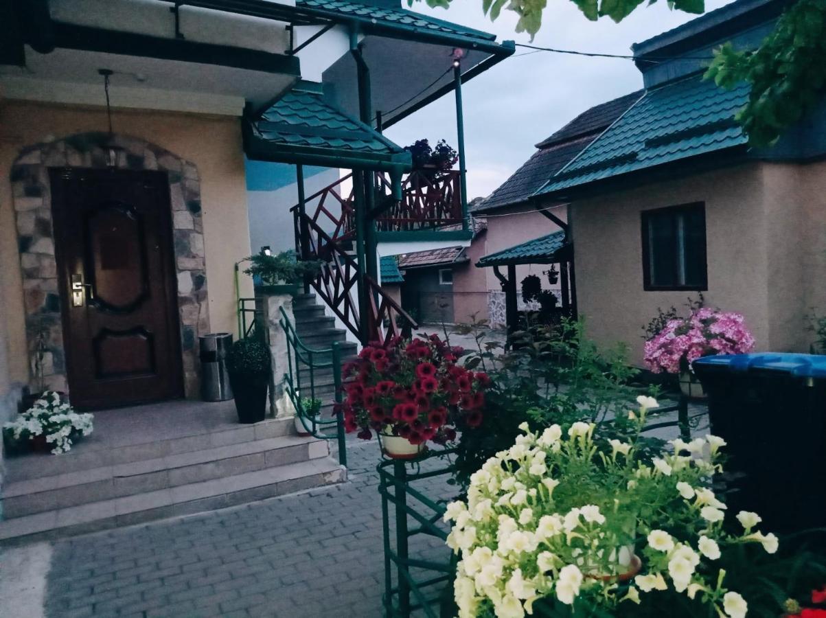 Casa Vinco Vici Hotel Turda Bagian luar foto